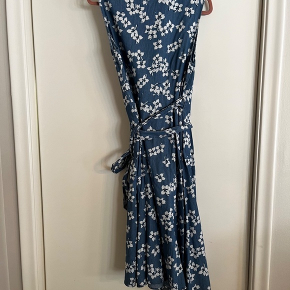 Draper James Miranda Wrap Dress Floral Chambray - Picture 5 of 6